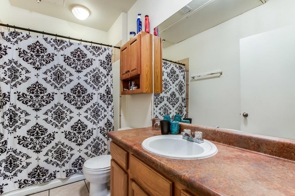 1023 W 24th St - Photo 9