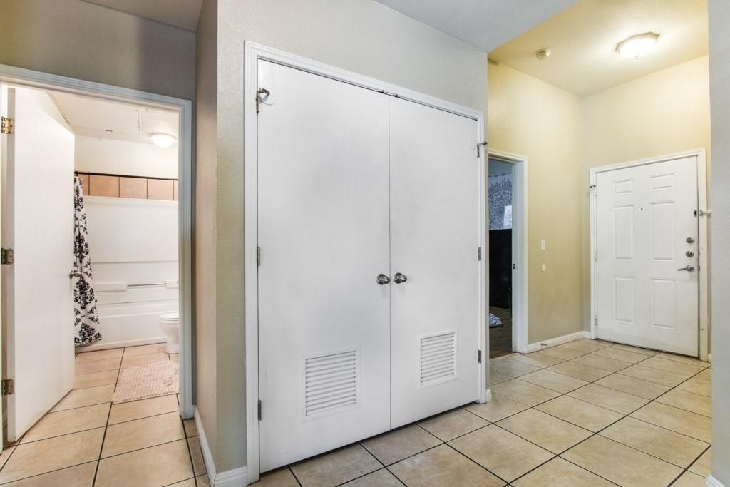1023 W 24th St - Photo 8