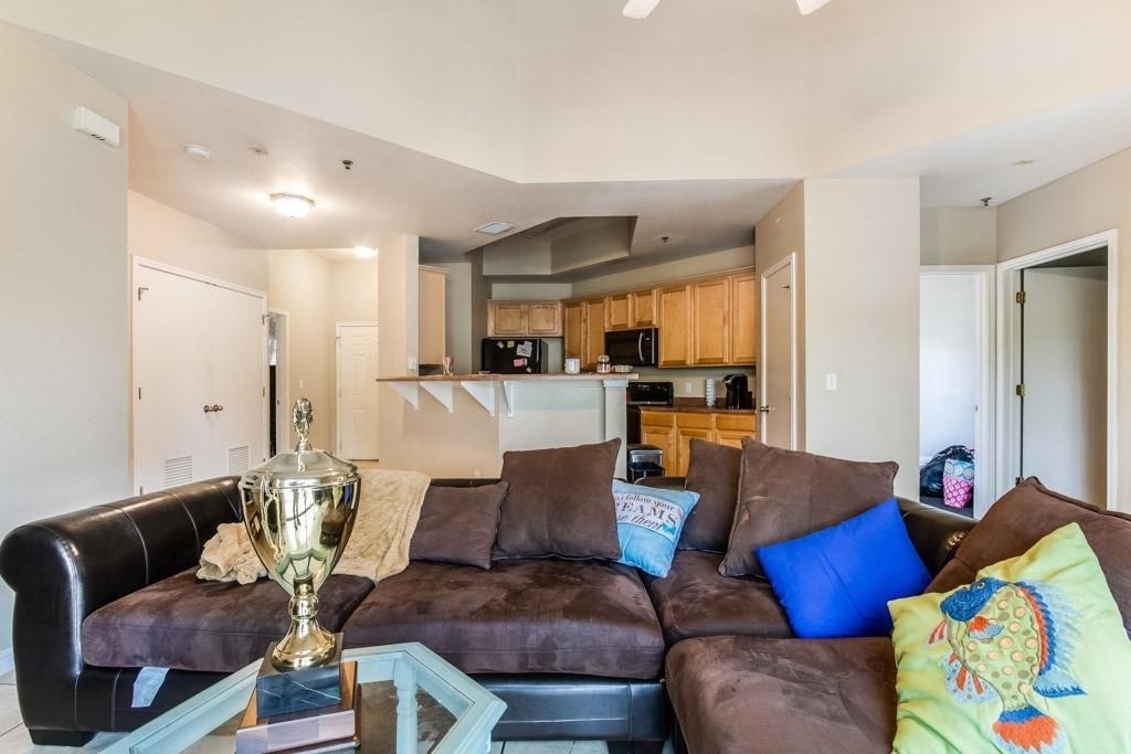 1023 W 24th St - Photo 10