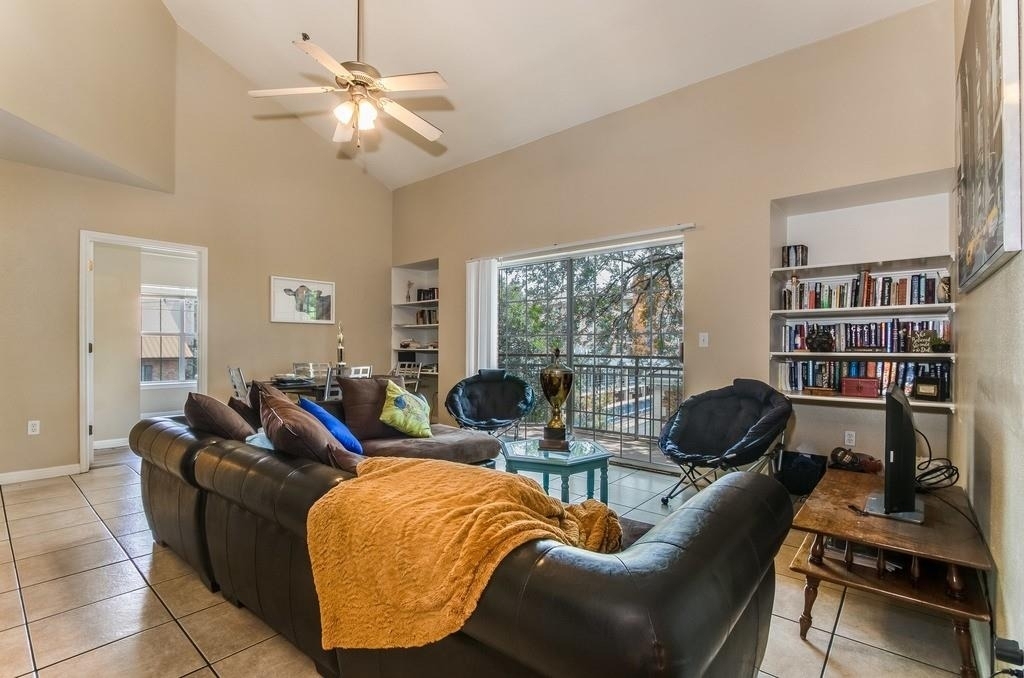1023 W 24th St - Photo 7