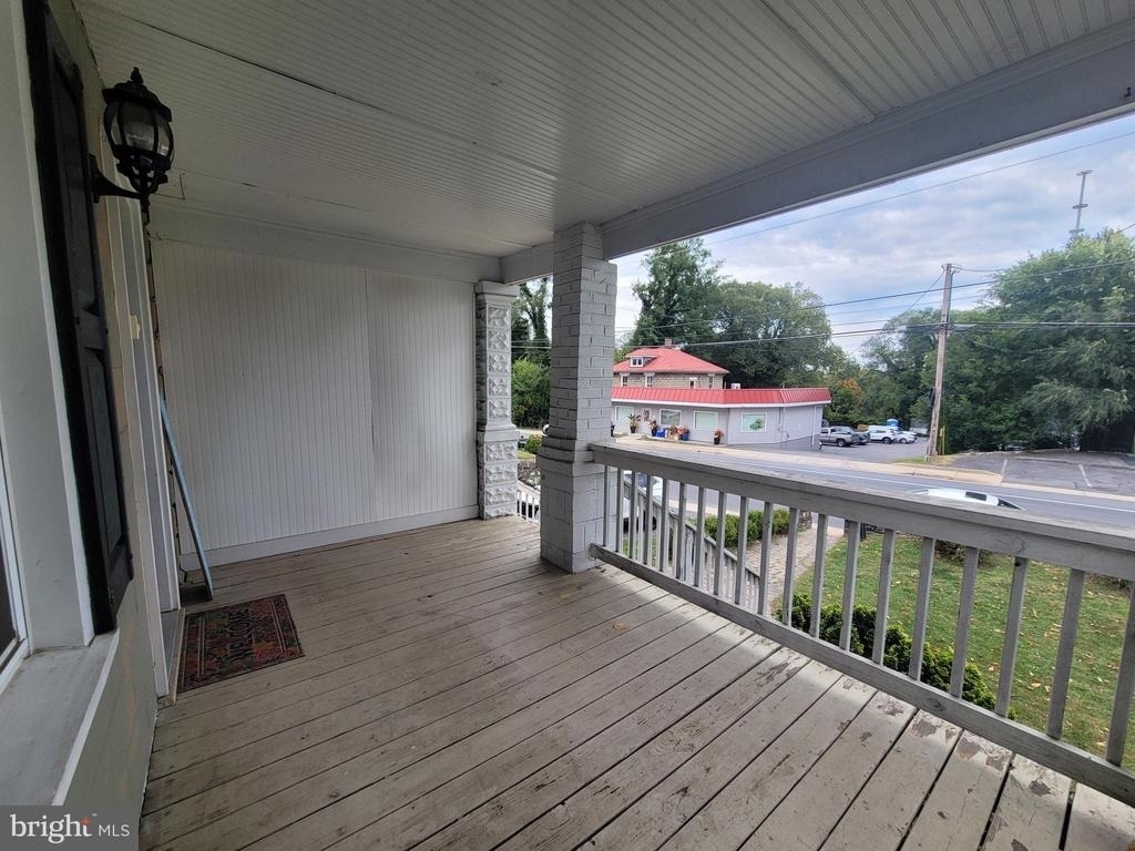 235 Millwood Avenue - Photo 4