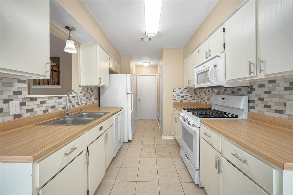 14203 Sussman Ct - Photo 4