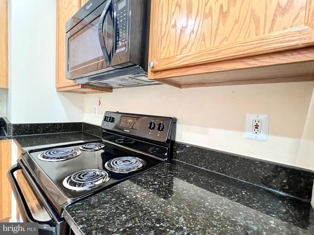 15720 Palermo Terrace - Photo 9