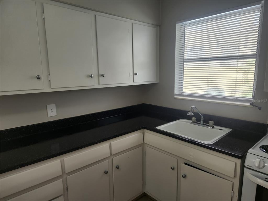 487 1st Street S - Photo 7