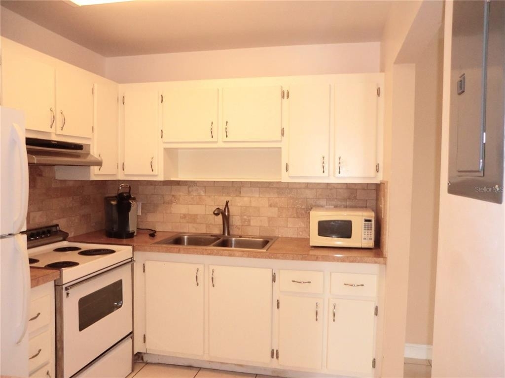 201 Kings Boulevard - Photo 4