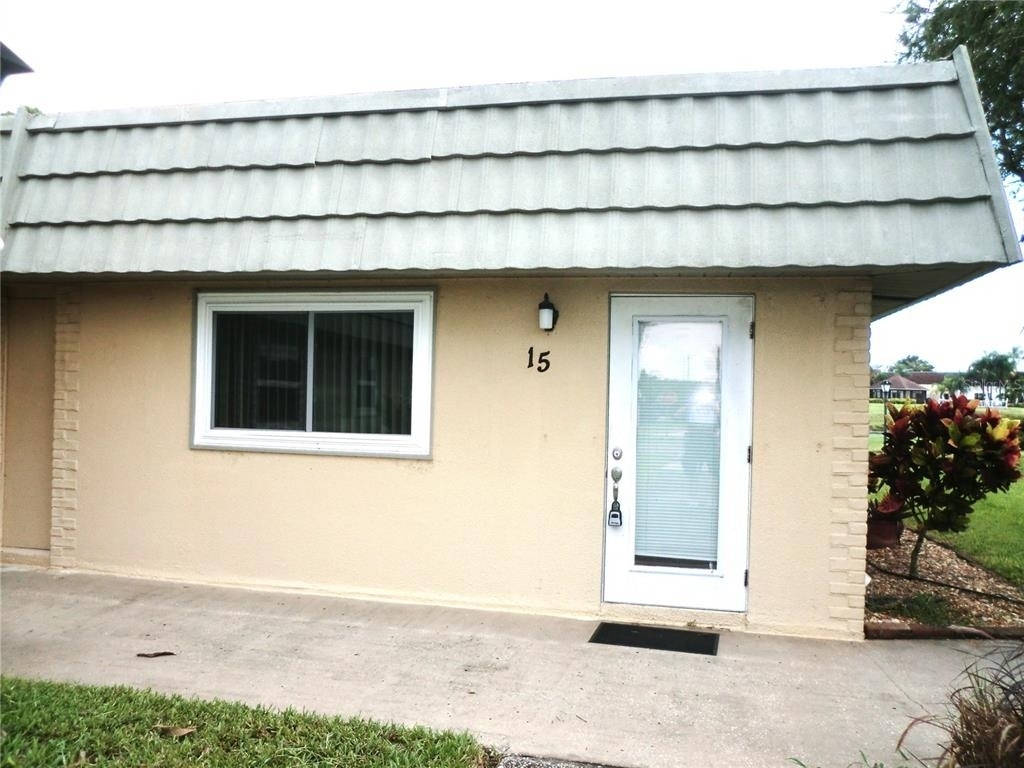 201 Kings Boulevard - Photo 0