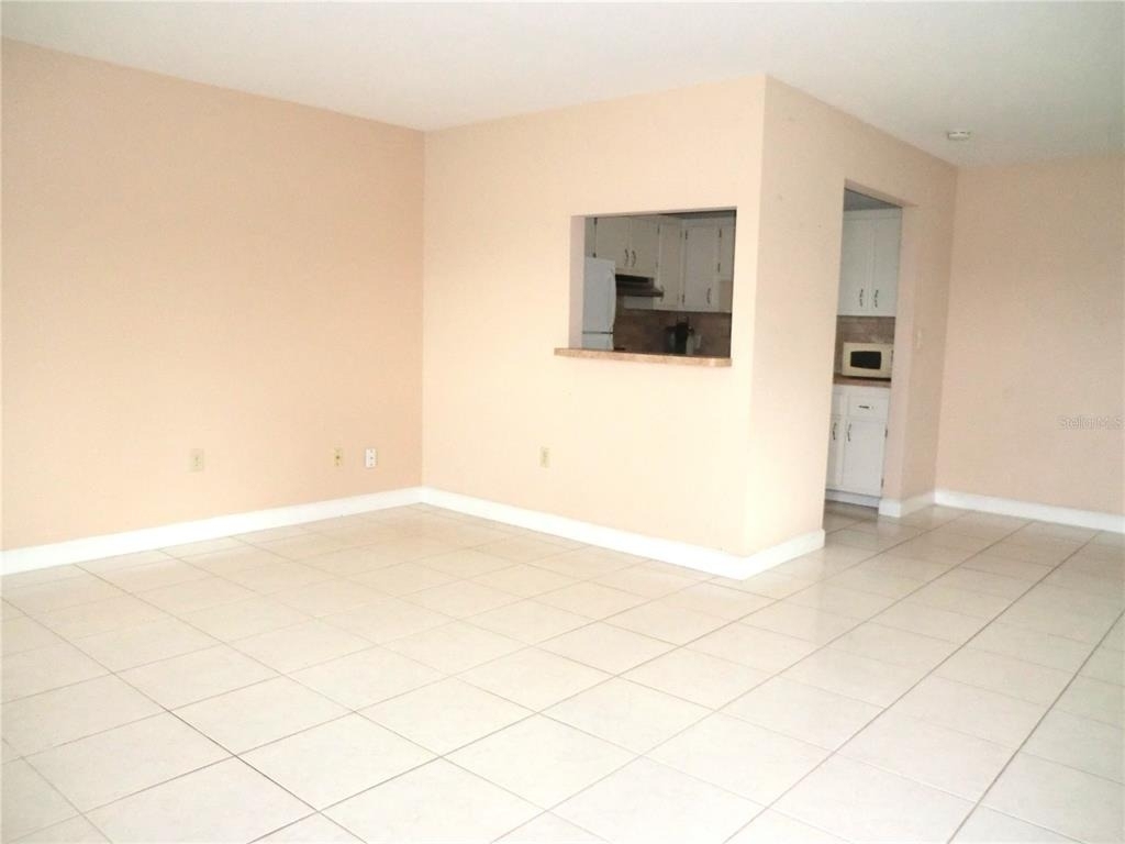 201 Kings Boulevard - Photo 1