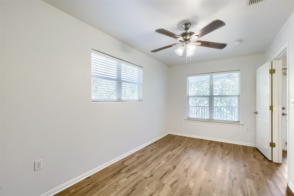 4505 Red River St - Photo 38