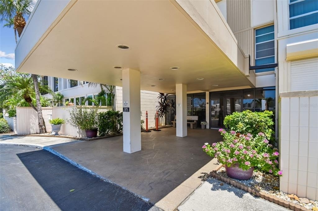7400 Sun Island Drive S - Photo 4