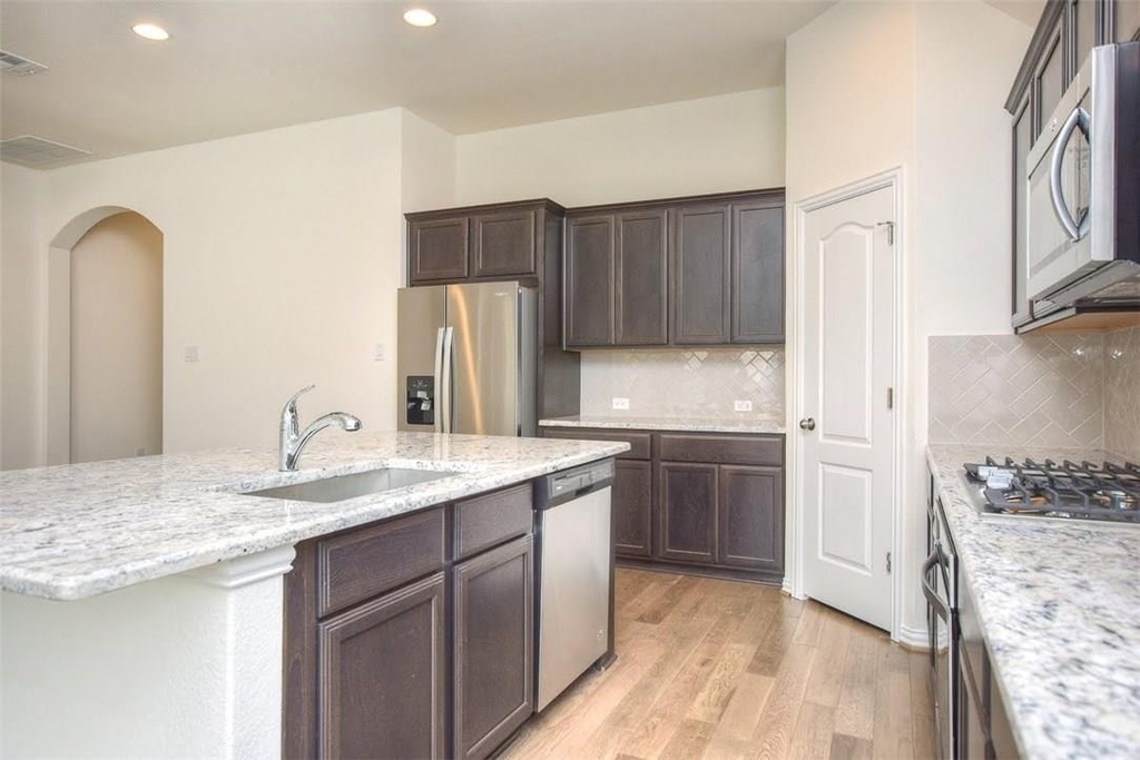 2005 Southcreek Dr - Photo 21