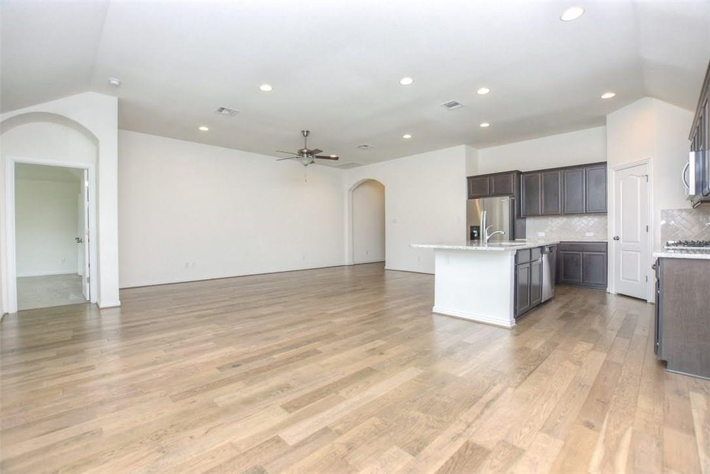 2005 Southcreek Dr - Photo 16
