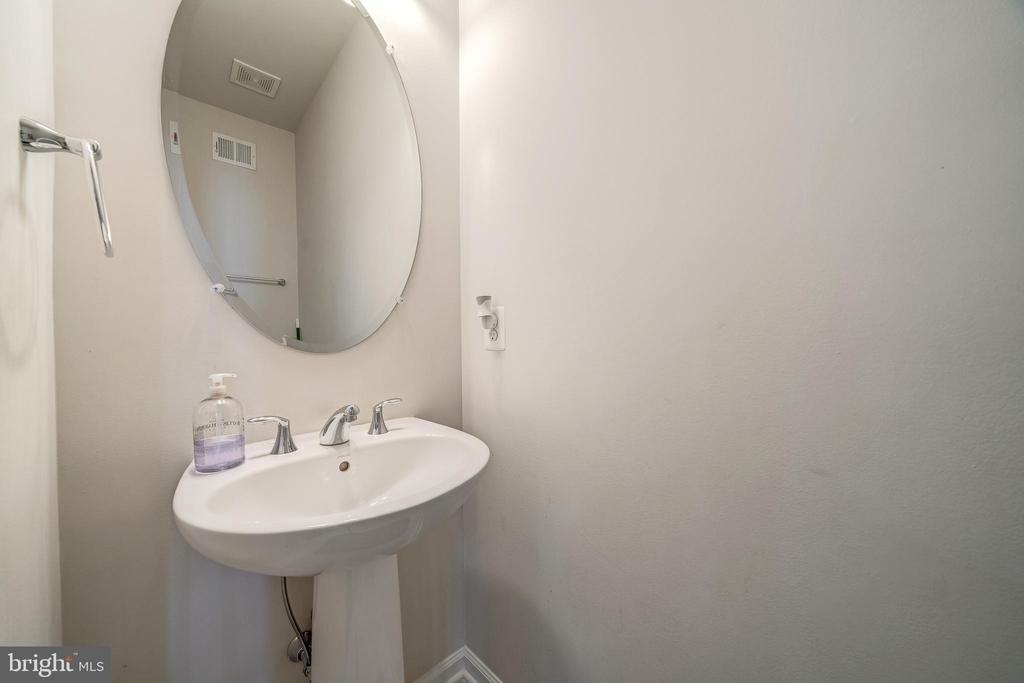 22489 Naugatuck Square - Photo 19
