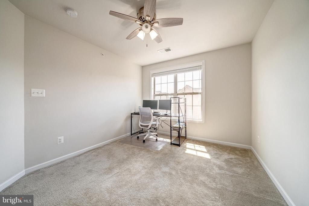 22489 Naugatuck Square - Photo 25