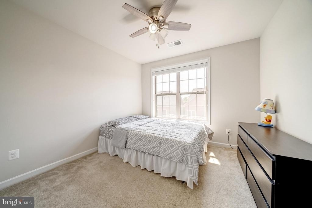 22489 Naugatuck Square - Photo 24