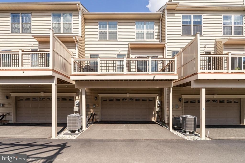 22489 Naugatuck Square - Photo 33