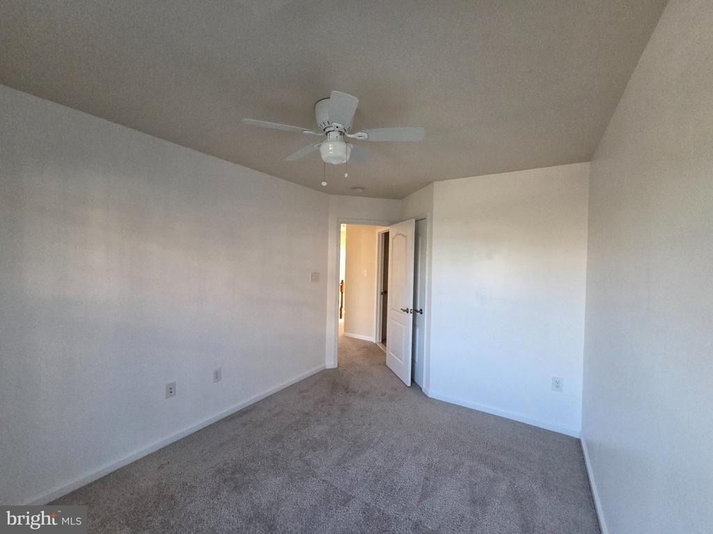 20667 Maitland Terrace - Photo 18