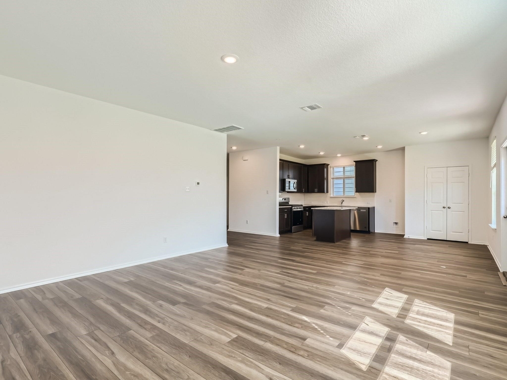 1608 Holly Lake Dr - Photo 4