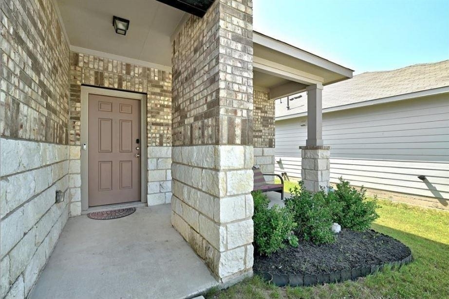 3705 Conyers Ln - Photo 2