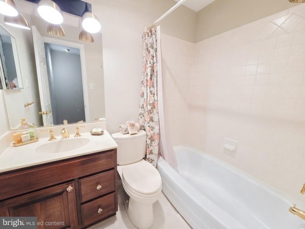7629 Tiverton Drive - Photo 11