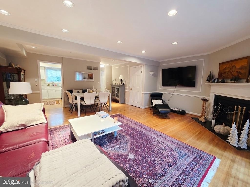 7629 Tiverton Drive - Photo 6