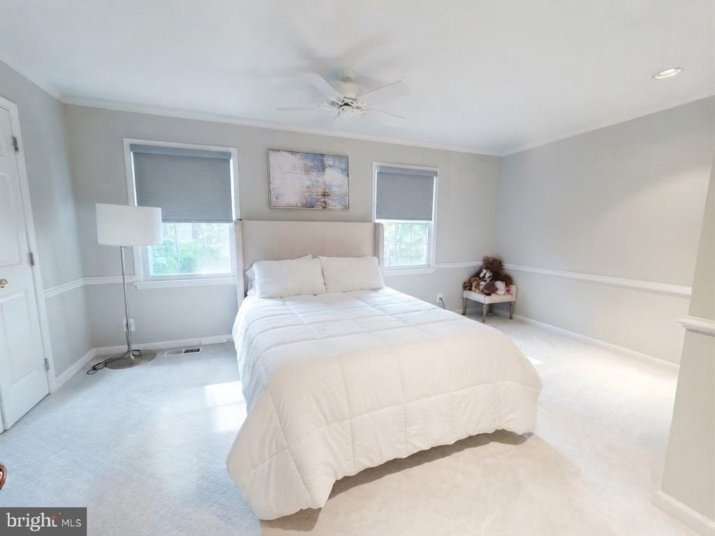 7629 Tiverton Drive - Photo 8