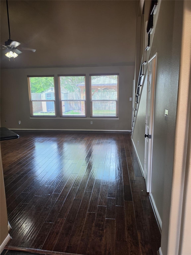 1138 Sussex Trail - Photo 4