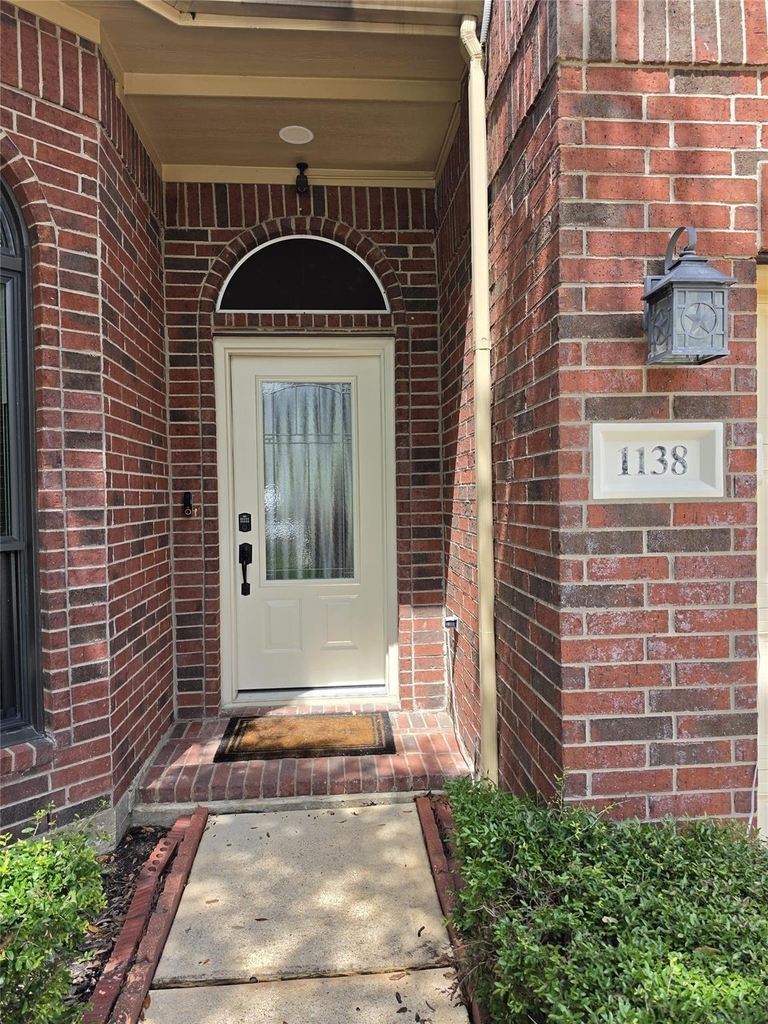 1138 Sussex Trail - Photo 1