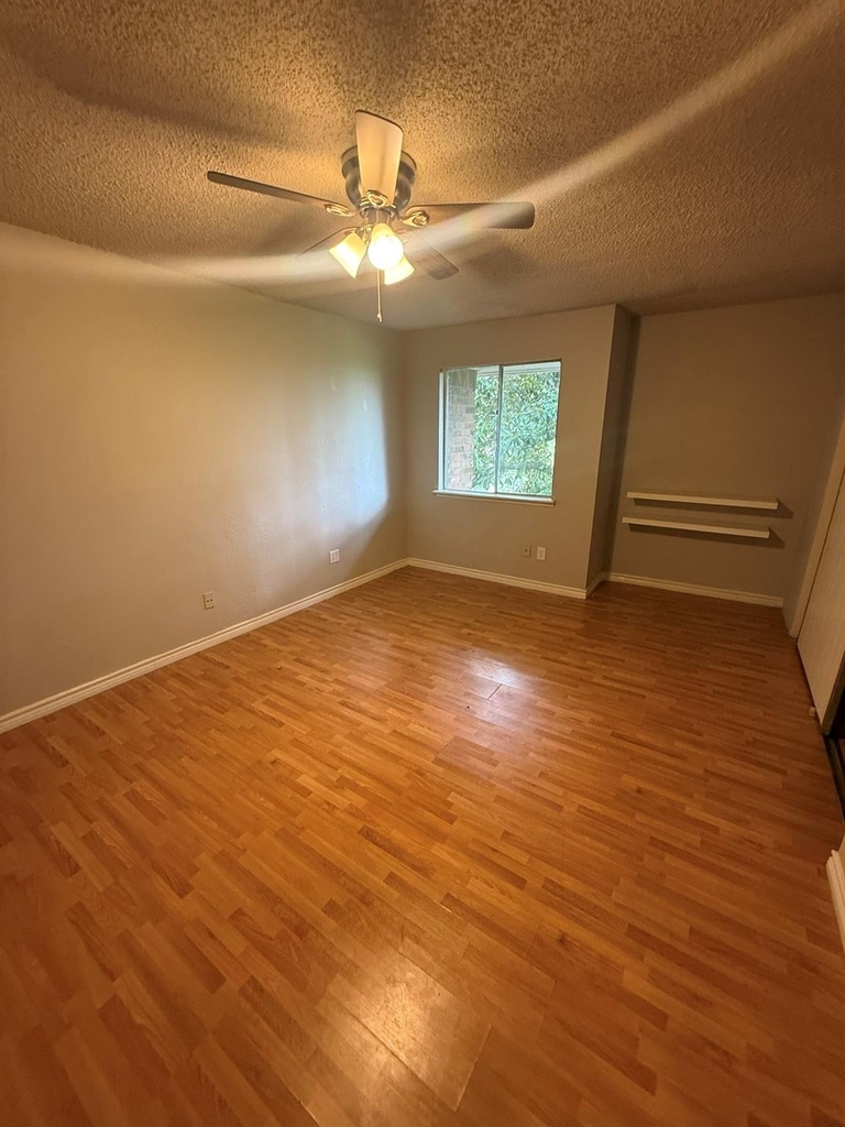 5329 Pinewilde Drive - Photo 10