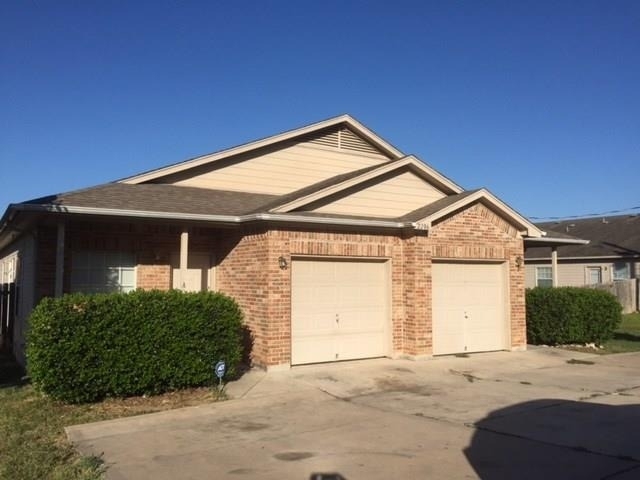 2206 S Bagdad Rd - Photo 0