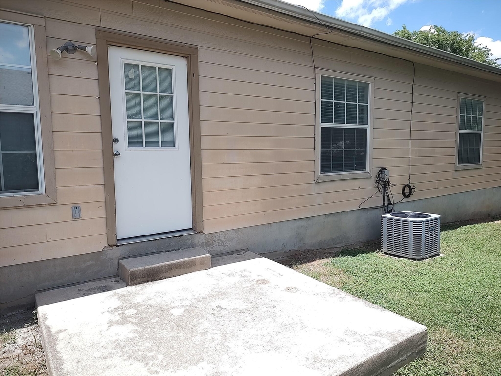 2206 S Bagdad Rd - Photo 10