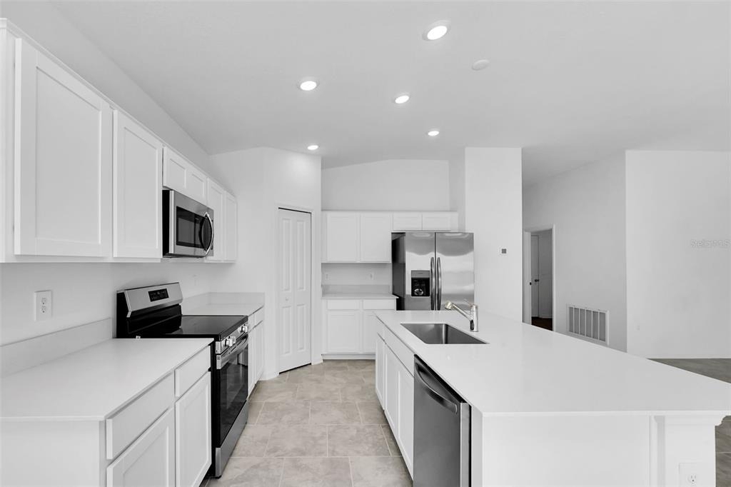 243 Hayley Street - Photo 9