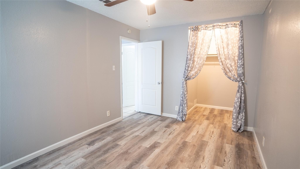 3003 Parker Ln - Photo 13