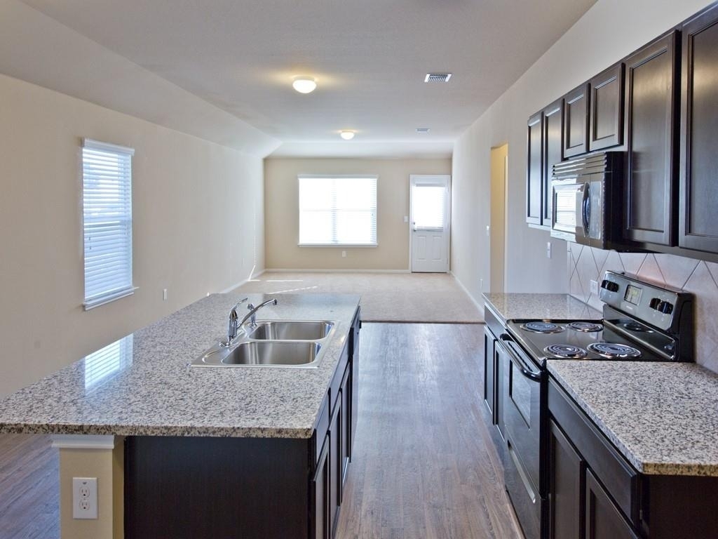 12117 Greywacke Dr - Photo 3