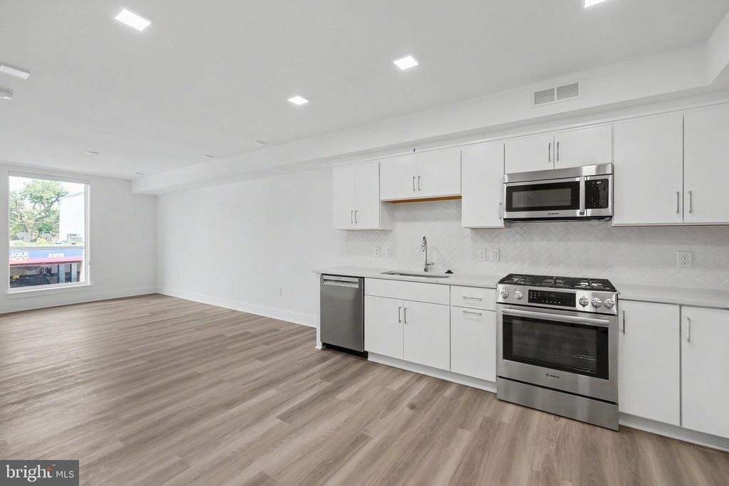 701 N Henry Street - Photo 26