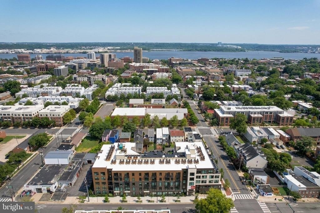 701 N Henry Street - Photo 3