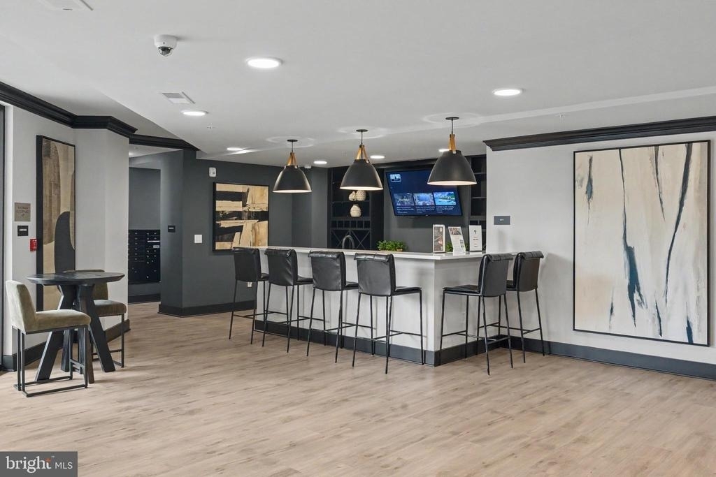 701 N Henry Street - Photo 13