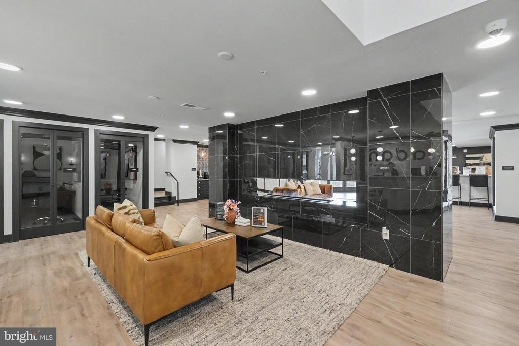 701 N Henry Street - Photo 6