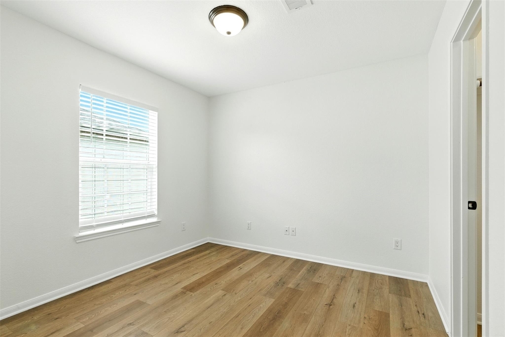 3219 This Way - Photo 25