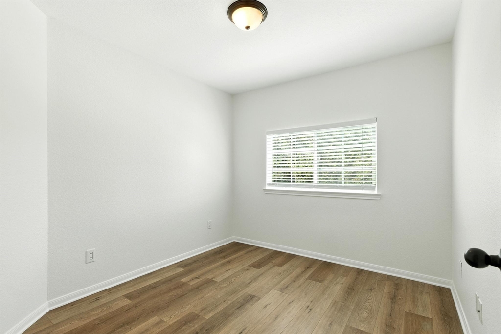 3219 This Way - Photo 23