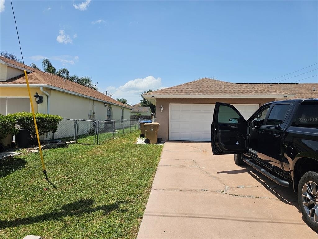 102 Whitehall Way - Photo 0