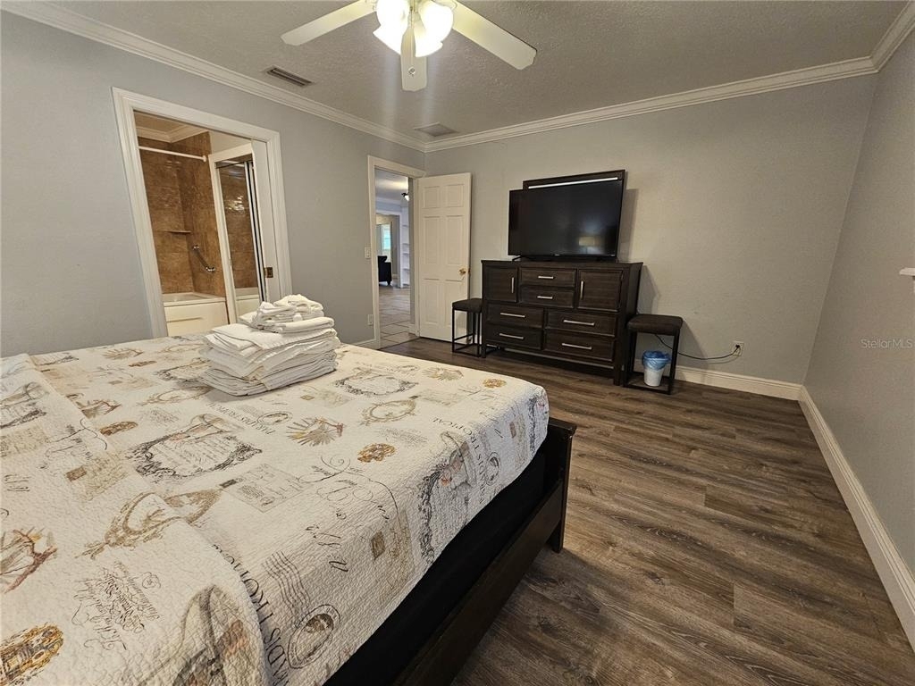 2130 Pinehurst Street - Photo 10
