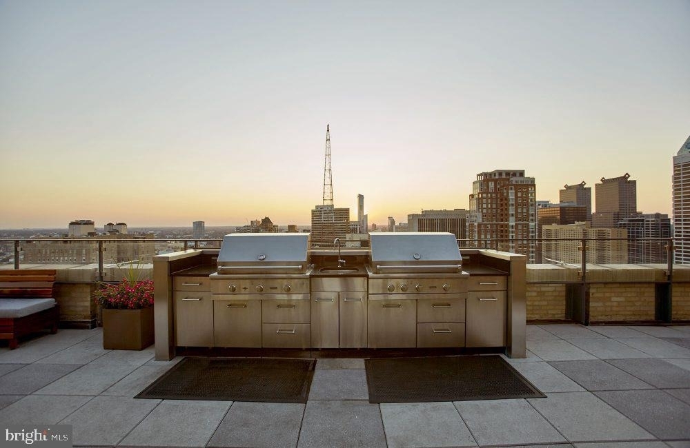 1616 Walnut Street - Photo 12