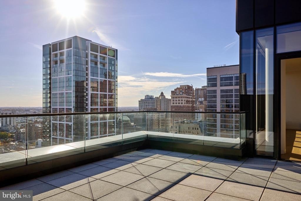 1134 Sansom Street - Photo 22