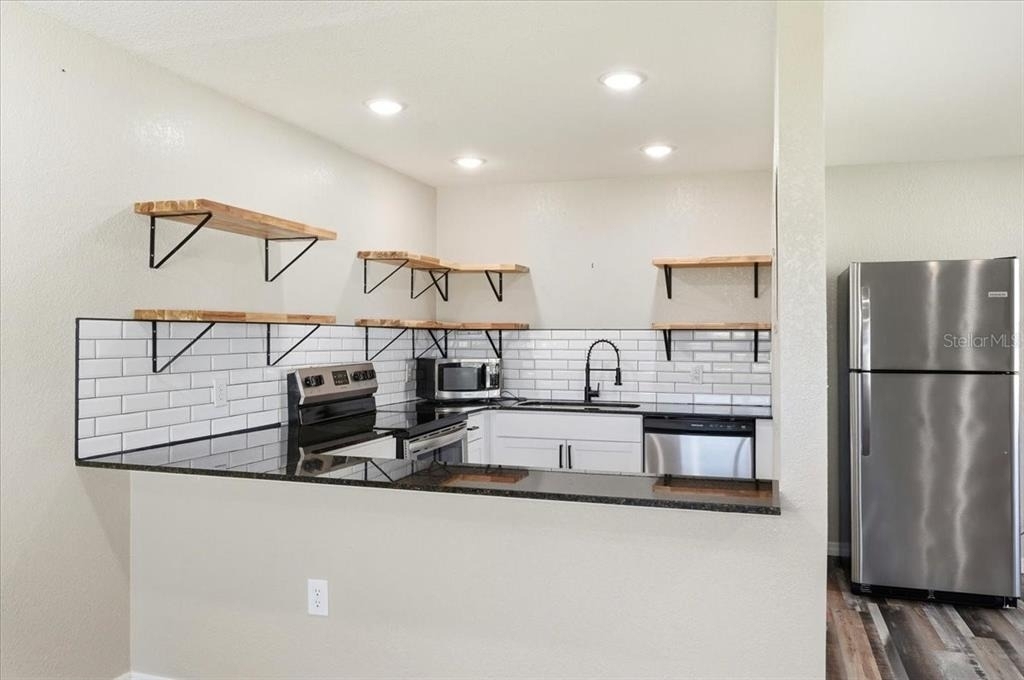 205 Andover Place N - Photo 13