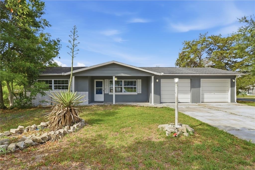 38 Regina Boulevard - Photo 2
