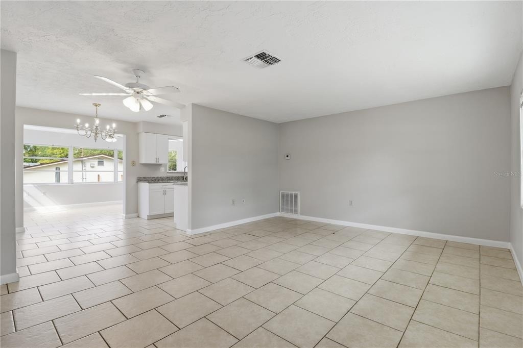 38 Regina Boulevard - Photo 5