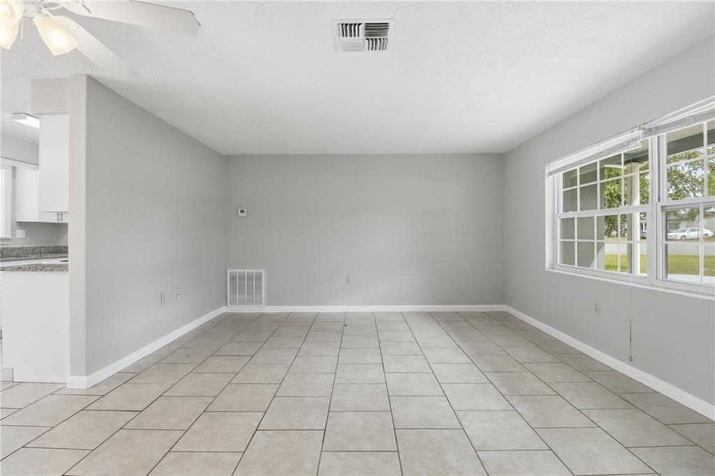 38 Regina Boulevard - Photo 6