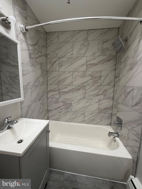 6020 N Warnock Street - Photo 2