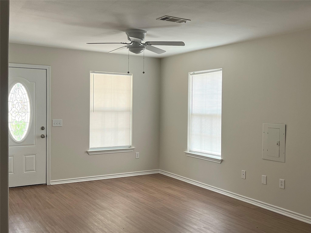 1006 2nd Street - Photo 3