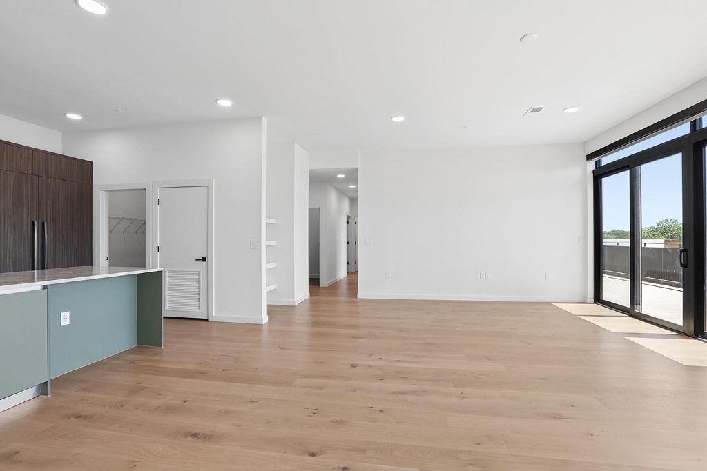 2209 S 1st St - Photo 4